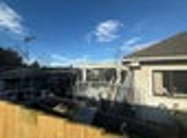 House for sale in Chaslands, Canterbury