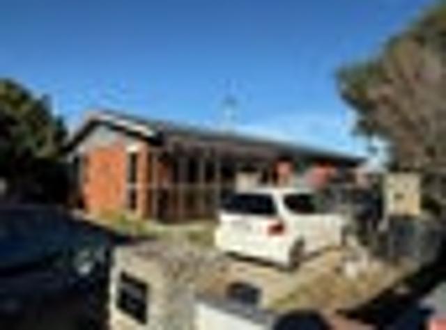 House for sale in Chaslands, Canterbury