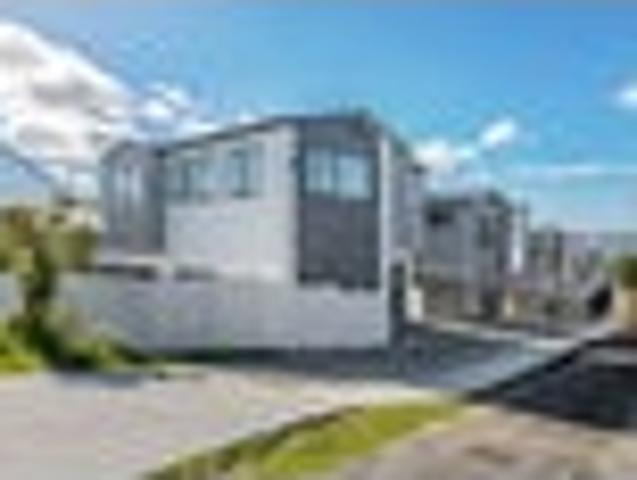 House for sale in Oratia, Oroua County