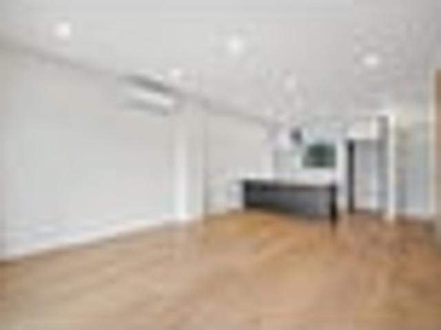 Townhouse for sale in Point England, Oroua County