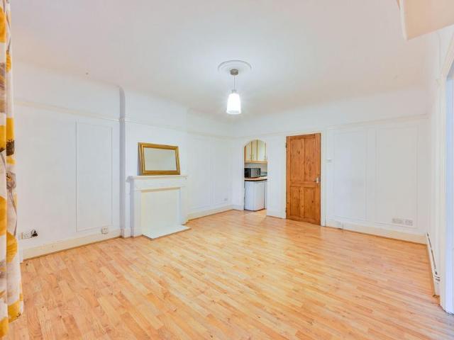 Apartment for rent in South Hampstead, Greater London