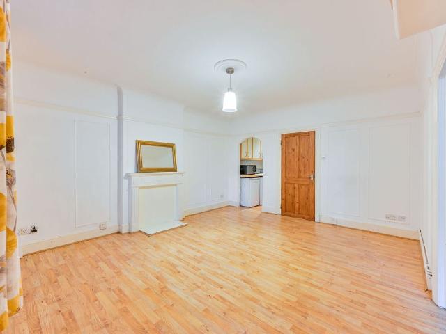 Apartment for rent in South Hampstead, Greater London