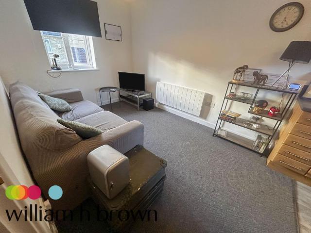 Apartment for rent in Mile End, Fordham Heath
