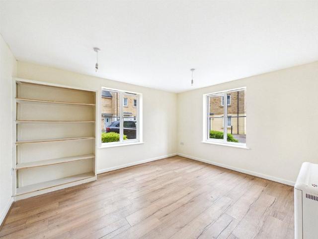 Apartment for rent in Mile End, Fordham Heath