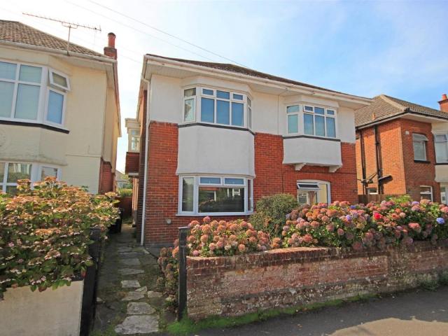 Apartment for rent in Queens Park, Bournemouth