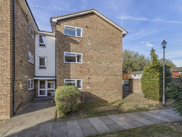 Apartment for rent in London Borough of Sutton, Greater London