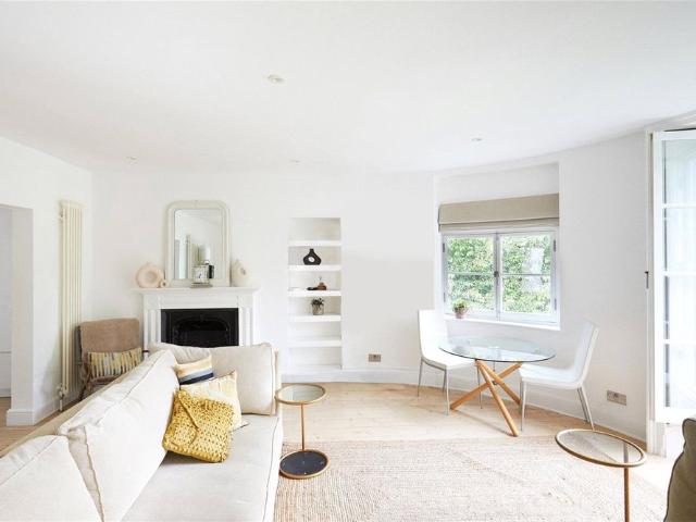 Apartment for rent in Mortlake, Greater London