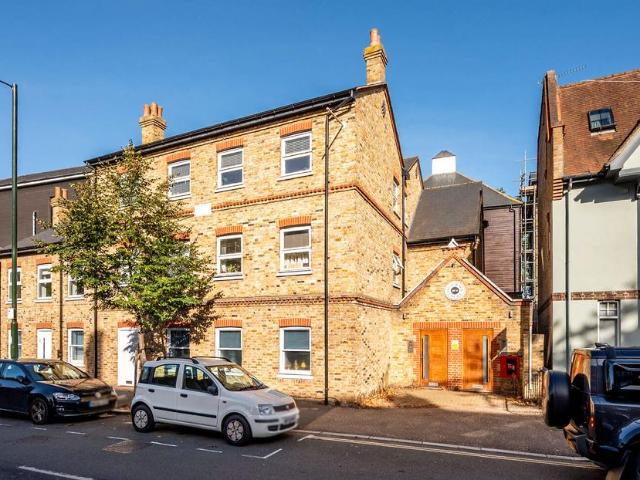 Apartment for rent in London Borough of Richmond upon Thames, Greater London