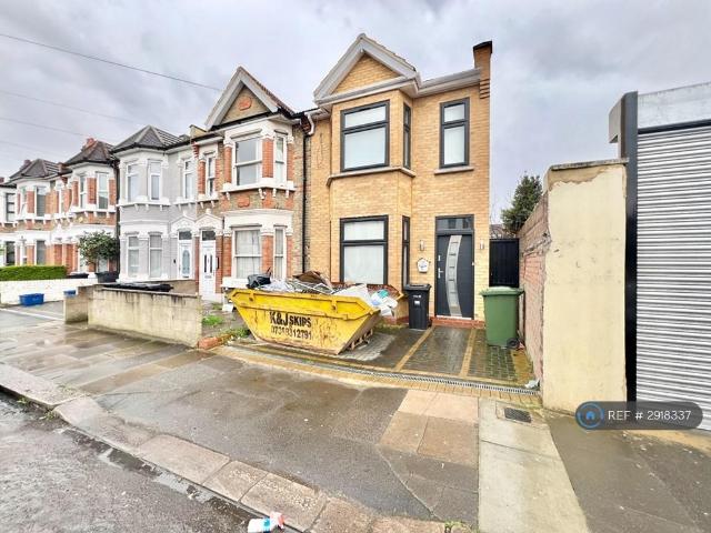 House for rent in Loxford, Seven Kings