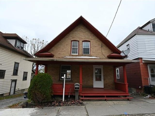 House for sale in New Castle, Pennsylvania