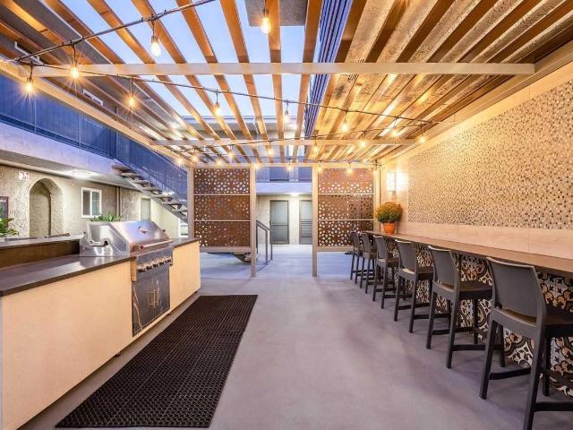Apartment for rent in Canoga Park, California