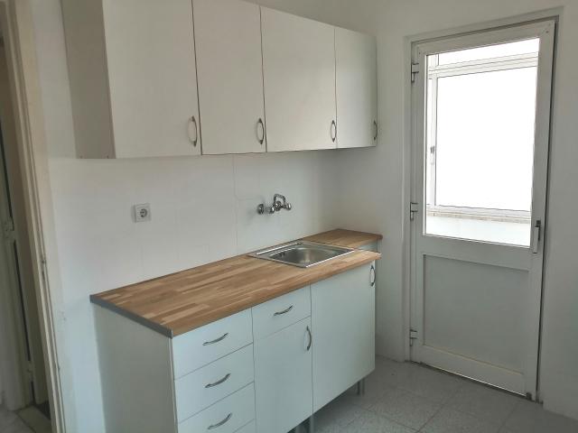 Apartamento alugar em Santiago Dos Velhos, Lisboa