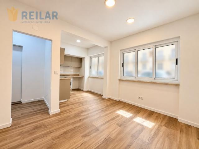Apartamento venda em Santiago Dos Velhos, Lisboa