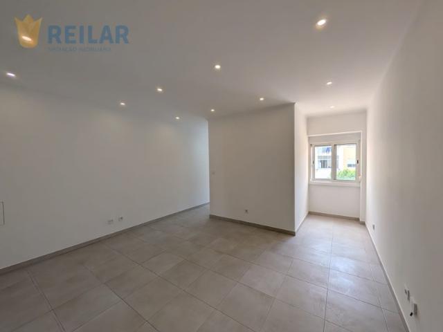 Apartamento venda em Santiago Dos Velhos, Lisboa