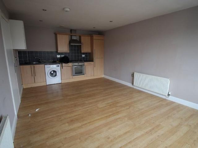 Apartment for rent in Stoneycroft, Calderstones