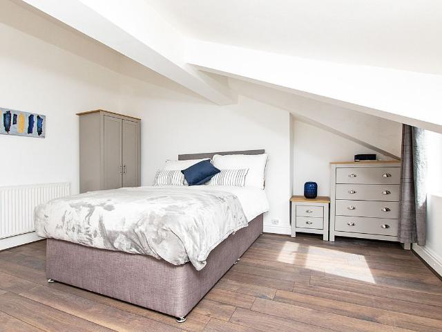 Room for rent in Stoneycroft, Calderstones
