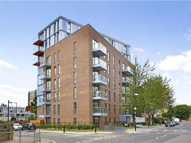 Apartment for rent in Poplar Grove, Greater London