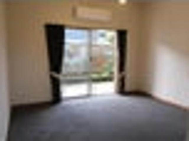 Townhouse for rent in Otakou