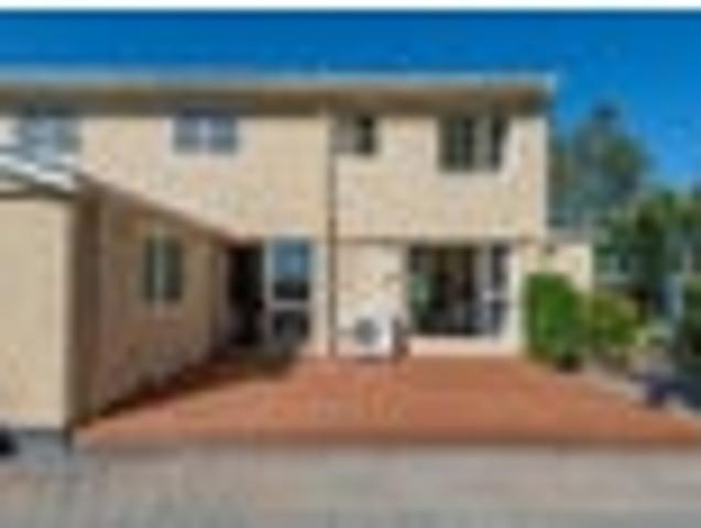 Townhouse for rent in Otakou