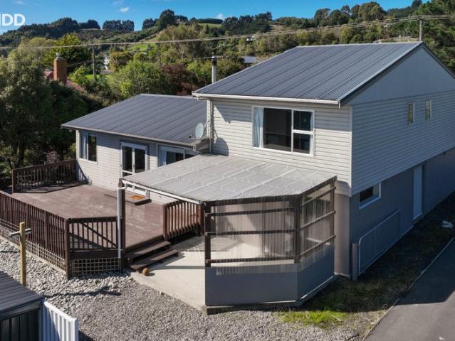 House for rent in Otakou