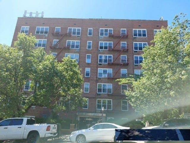 Condo for sale in The Bronx, Arverne