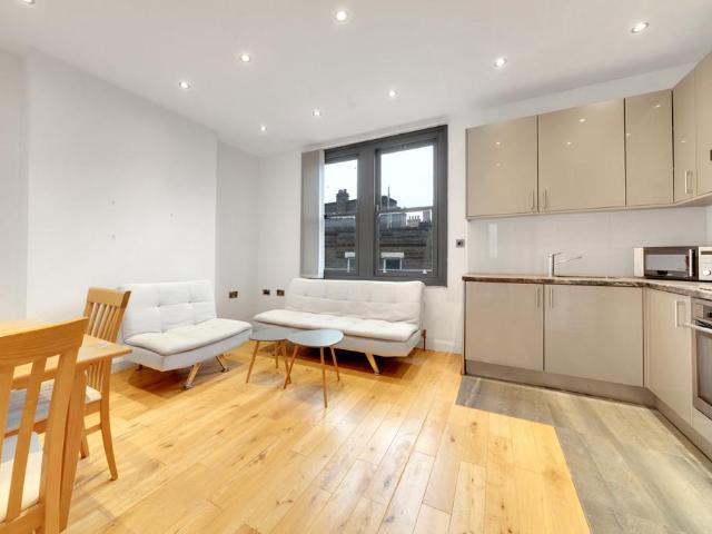 Apartment for rent in St. George in the East, Greater London