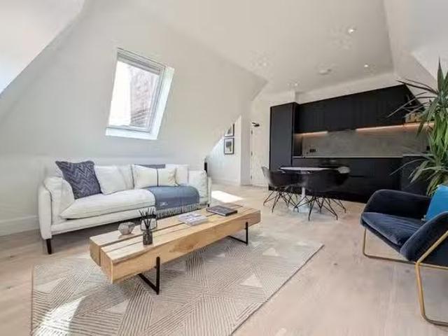 Apartment for rent in Fallow Corner, Greater London