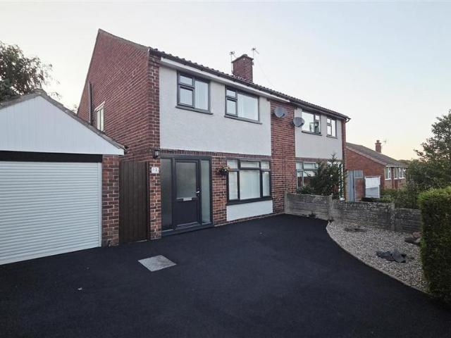 House for rent in Cuddington, Cheshire