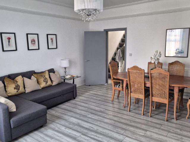 Apartment for rent in Orrell Park, Calderstones