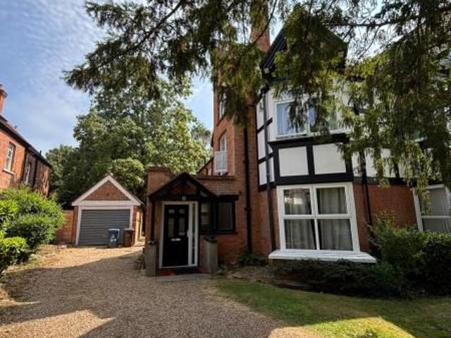 Apartment for rent in Pinner, Greater London