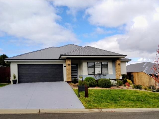 House for sale in Manchester Square, New South Wales