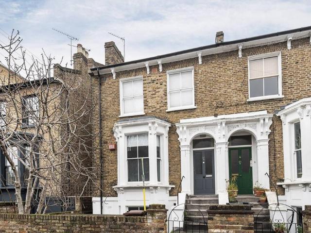 Apartment for rent in Victoria Park Village, Greater London