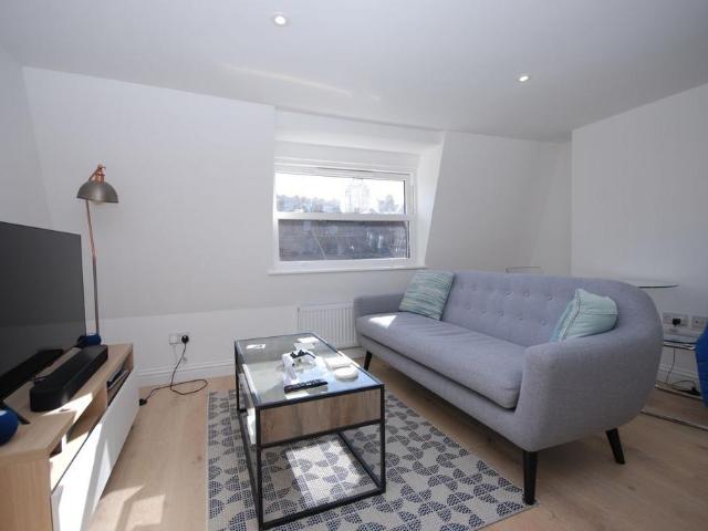 Apartment for rent in York Road Estate, Greater London