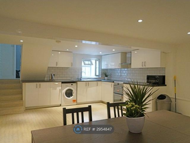 House for rent in Mile End, Greater London