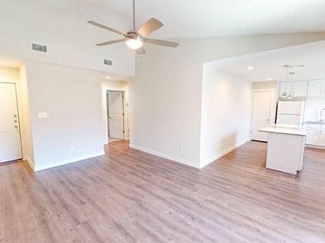 Apartment for rent in Victoria