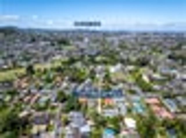 House for sale in Avondale
