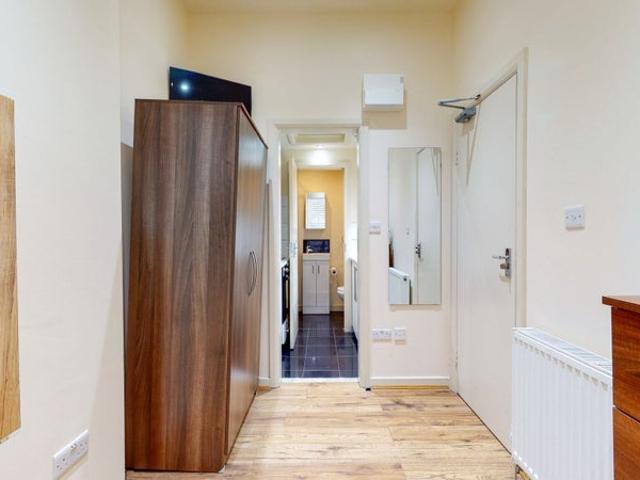 Studio for rent in Cricklewood, Greater London