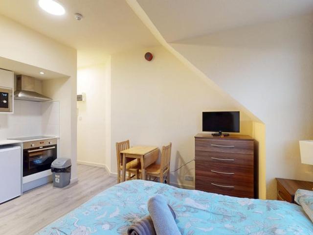 Studio for rent in London Borough of Brent, Greater London