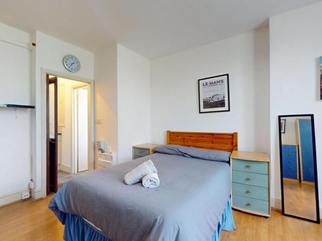 Apartment for rent in Cricklewood, Greater London