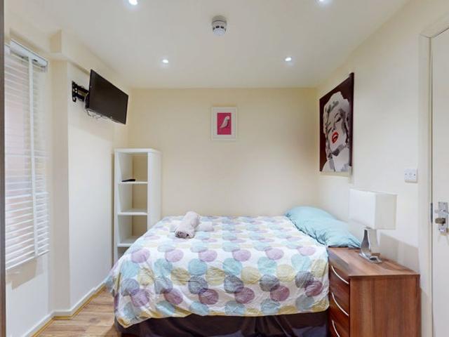 Studio for rent in Cricklewood, Greater London