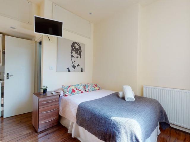 Studio for rent in Kensal Town, Greater London