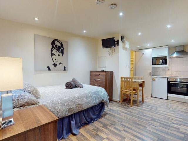 Studio for rent in Mapesbury, Greater London