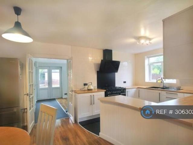 House for rent in Heald Green, Stockport