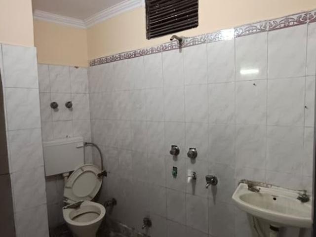 Property for rent in Deri