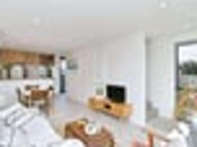 Townhouse for sale in Canterbury