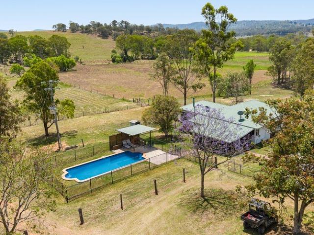 Cottage for sale in Emu Creek, Queensland