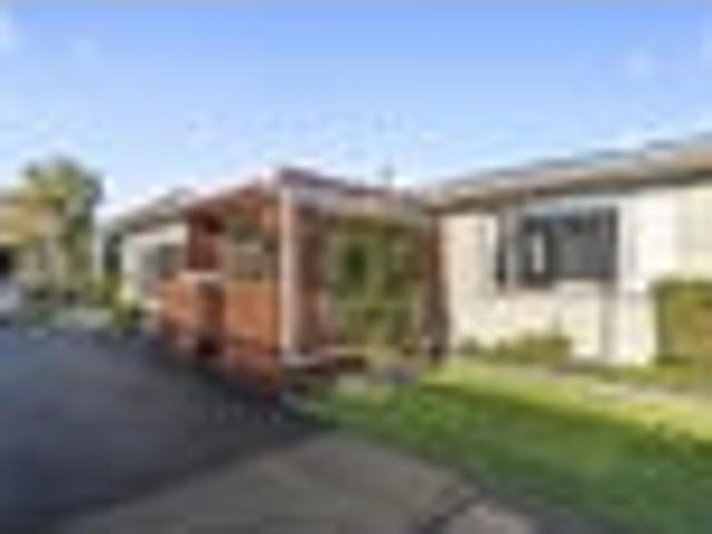 House for sale in Chaslands, Canterbury