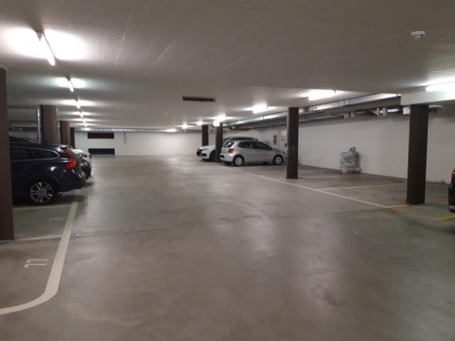 Garage mieten in Einigen, Zürich