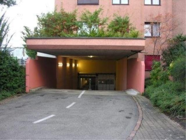 Garage mieten in Einigen, Zürich