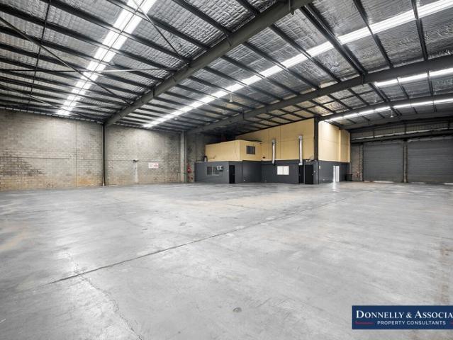 Warehouse for rent in Toombul, Queensland